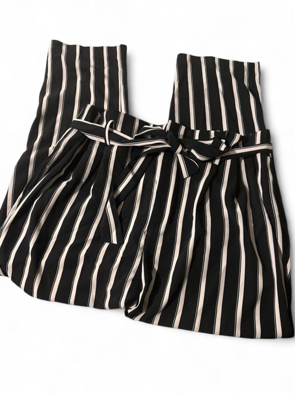 H&M High-Waist Striped Paperbag Shorts - Black & white